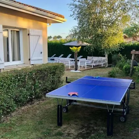 Ares, Mapouchet, Piscine *