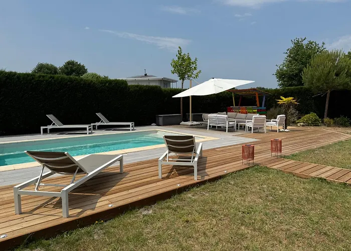 Ares, Mapouchet, Piscine * Ares