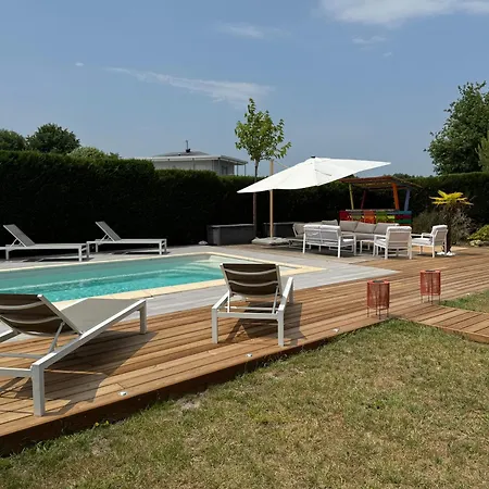 Ares, Mapouchet, Piscine * Ares