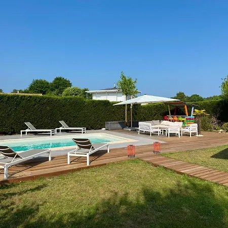 Ares, Mapouchet, Piscine *