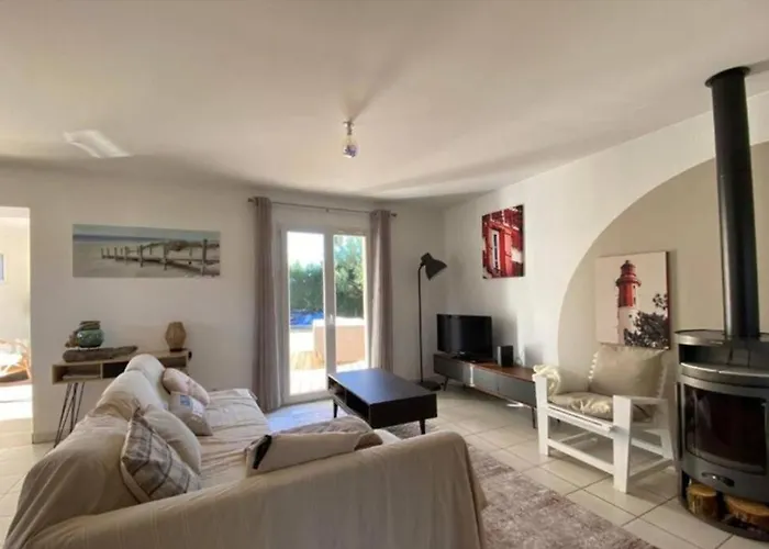 Ares, Mapouchet, Piscine Dom wakacyjny Ares