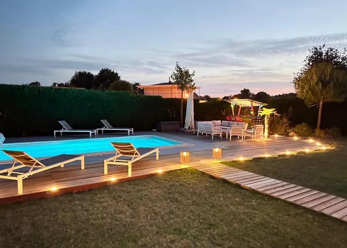 Ares, Mapouchet, Piscine *