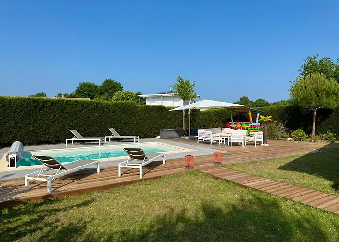 Ares, Mapouchet, Piscine *